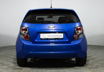 Подержанный автомобиль Chevrolet Aveo Hatchback 2012 года (6 фото)