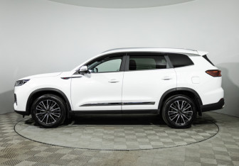 Подержанный автомобиль Chery Tiggo 8 Pro Max 2023 года (8 фото)