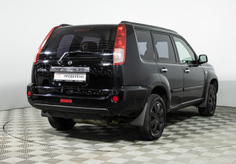 Подержанный автомобиль Nissan X-Trail 2006 года (5 фото)