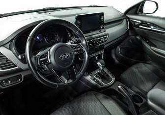 Подержанный автомобиль Kia Seltos 2020 года (11 фото)