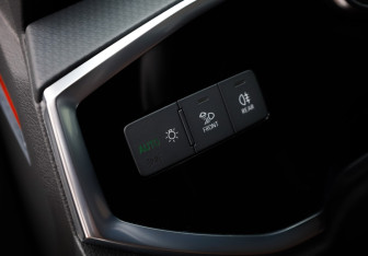 Подержанный автомобиль Audi Q3 2020 года (14 фото)