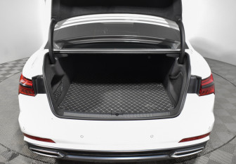 Подержанный автомобиль Audi A6 Sedan 2022 года (19 фото)