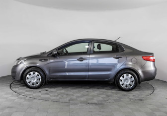 Подержанный автомобиль Kia Rio Sedan 2012 года (8 фото)