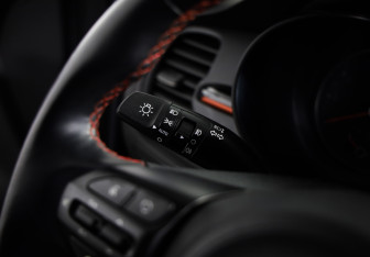 Подержанный автомобиль Kia Rio Hatchback 2020 года (12 фото)