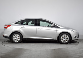 Подержанный автомобиль Ford Focus Sedan 2011 года (4 фото)