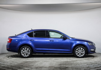 Подержанный автомобиль Skoda Octavia Liftback 2019 года (4 фото)