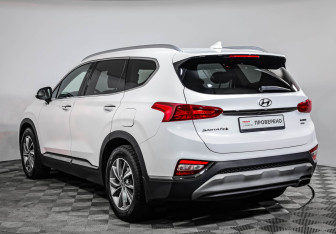 Подержанный автомобиль Hyundai Santa Fe 2020 года (7 фото)