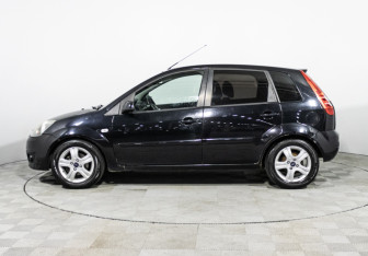 Подержанный автомобиль Ford Fiesta Hatchback 2008 года (8 фото)