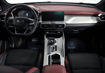 Подержанный автомобиль Geely Coolray 2022 года (15 фото)