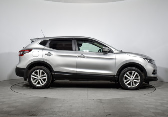 Подержанный автомобиль Nissan Qashqai 2018 года (4 фото)