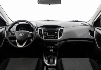 Подержанный автомобиль Hyundai Creta 2019 года (10 фото)