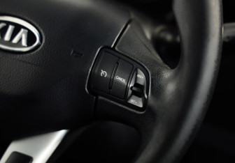 Подержанный автомобиль Kia Sportage 2011 года (10 фото)