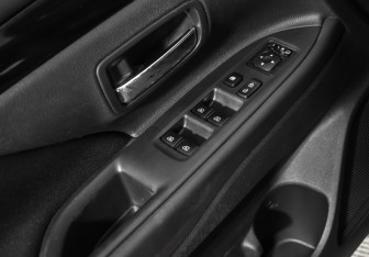 Подержанный автомобиль Mitsubishi Outlander 2019 года (10 фото)