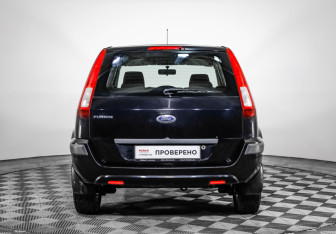 Подержанный автомобиль Ford Fusion 2007 года (6 фото)