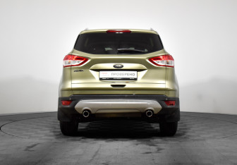 Подержанный автомобиль Ford Kuga 2013 года (6 фото)