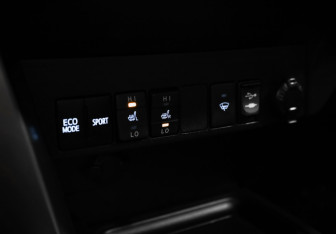 Подержанный автомобиль Toyota RAV4 2013 года (15 фото)