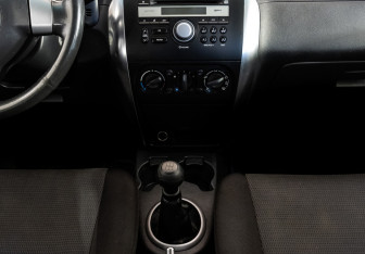 Подержанный автомобиль Suzuki SX4 Sedan 2007 года (11 фото)