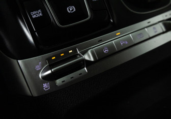 Подержанный автомобиль Kia Carnival 2021 года (17 фото)