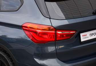 Подержанный автомобиль BMW X1 2016 года (12 фото)
