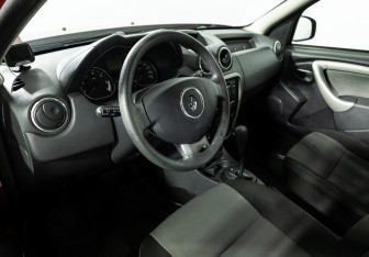 Подержанный автомобиль Renault Duster 2014 года (11 фото)