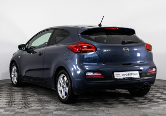 Подержанный автомобиль Kia Ceed Hatchback 2013 года (7 фото)