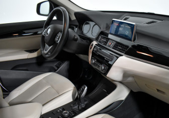 Подержанный автомобиль BMW X1 2020 года (14 фото)