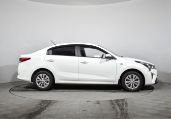 Подержанный автомобиль Kia Rio Sedan 2020 года (4 фото)