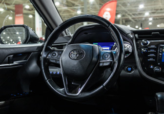 Подержанный автомобиль Toyota Camry Sedan 2020 года (14 фото)