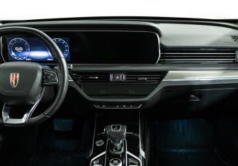 Подержанный автомобиль Hongqi HS5 2024 года (14 фото)