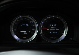 Подержанный автомобиль Volvo XC70 2011 года (12 фото)