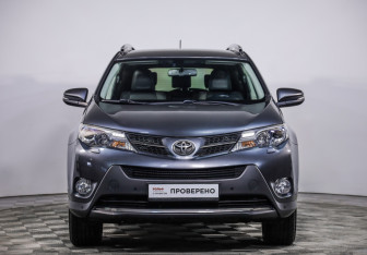 Подержанный автомобиль Toyota RAV4 2015 года (2 фото)