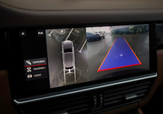 Подержанный автомобиль Porsche Cayenne 2018 года (22 фото)