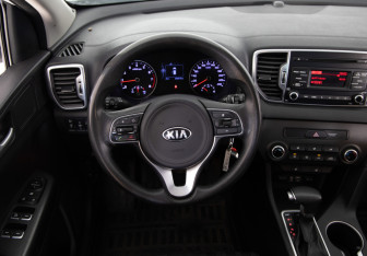 Подержанный автомобиль Kia Sportage 2018 года (10 фото)