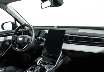 Подержанный автомобиль Geely Atlas 2024 года (9 фото)