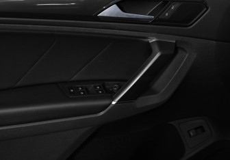 Подержанный автомобиль Volkswagen Tiguan 2017 года (21 фото)