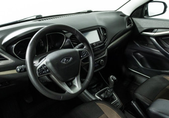 Подержанный автомобиль LADA (ВАЗ) Vesta Sedan 2018 года (11 фото)