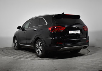Подержанный автомобиль Kia Sorento 2018 года (7 фото)
