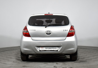 Подержанный автомобиль Hyundai i20 2009 года (6 фото)