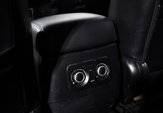 Подержанный автомобиль Mitsubishi Pajero 2011 года (14 фото)