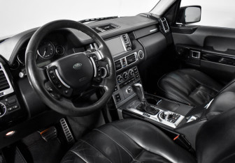 Подержанный автомобиль Land Rover Range Rover 2006 года (9 фото)