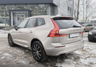 Подержанный автомобиль Volvo XC60 2020 года (6 фото)