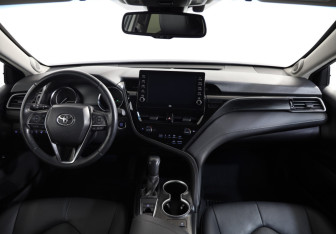 Подержанный автомобиль Toyota Camry Sedan 2021 года (9 фото)