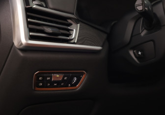 Подержанный автомобиль BMW X7 2020 года (24 фото)