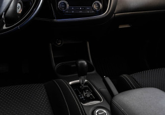 Подержанный автомобиль Mitsubishi Outlander 2016 года (12 фото)