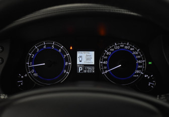 Подержанный автомобиль Infiniti EX 2012 года (18 фото)