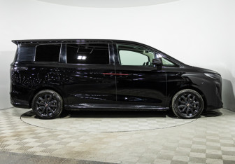 Подержанный автомобиль Hongqi HQ9 2022 года (4 фото)