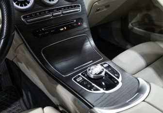 Подержанный автомобиль Mercedes-Benz GLC Coupe 2018 года (30 фото)