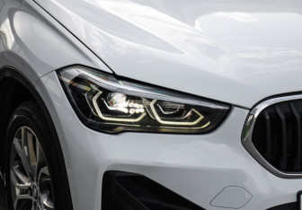 Подержанный автомобиль BMW X1 2019 года (11 фото)