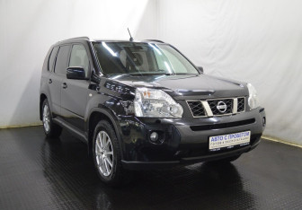 Подержанный автомобиль Nissan X-Trail 2010 года (3 фото)