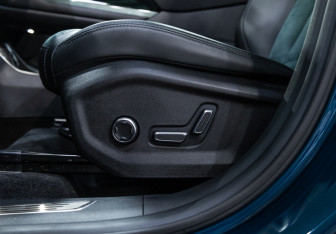 Подержанный автомобиль Geely Monjaro 2023 года (20 фото)